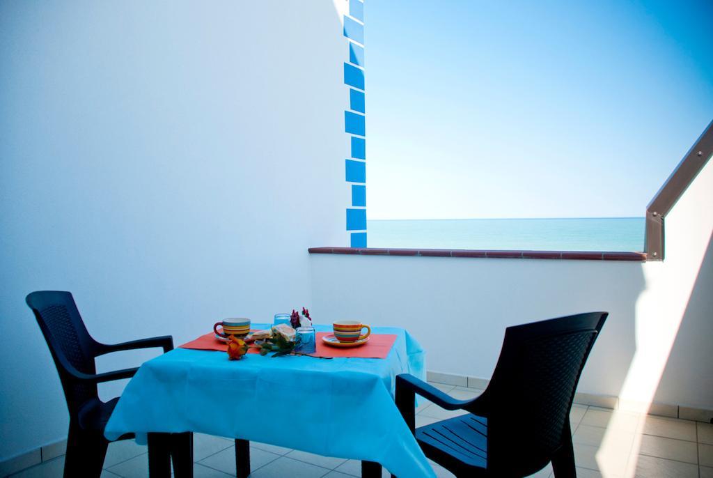 In Riva Al Mare B&B Capo dʼOrlando 部屋 写真