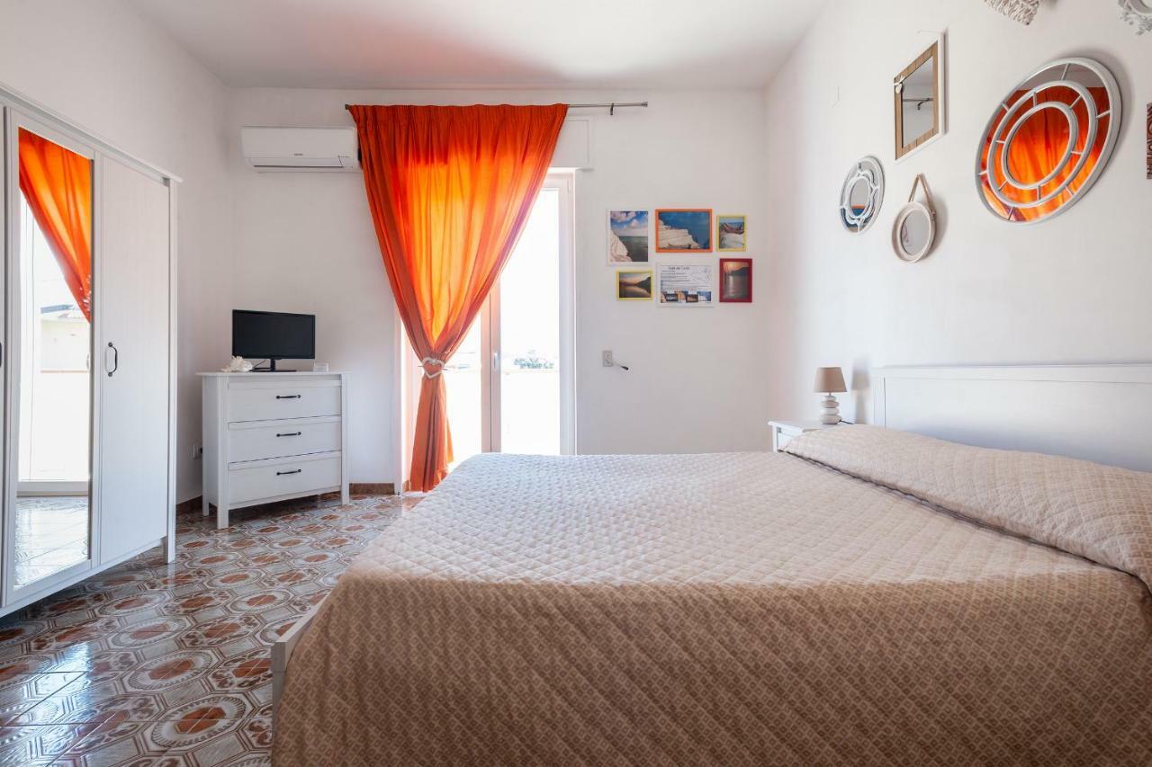In Riva Al Mare B&B Capo dʼOrlando エクステリア 写真